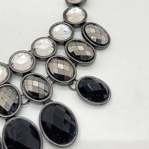 Vintage Charming Charlie Set Bib Necklace Black Clear Gun Metal Pierced Earrings - Picture 3 of 12